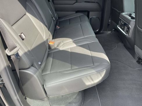 Used 2024 GMC Sierra 1500 SLT w/ SLT Premium Plus Package AWD/4WD image 19