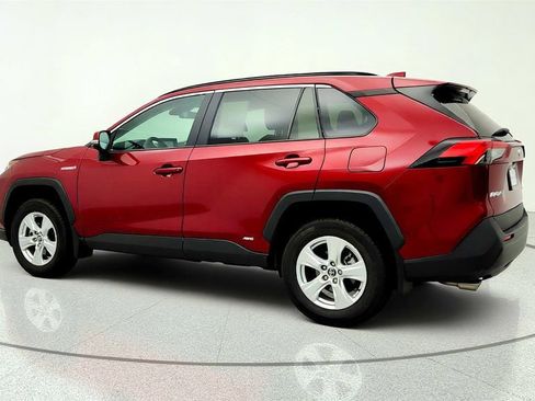 Used 2020 Toyota RAV4 XLE AWD/4WD image 7