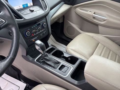 Certified 2019 Ford Escape SEL image 18