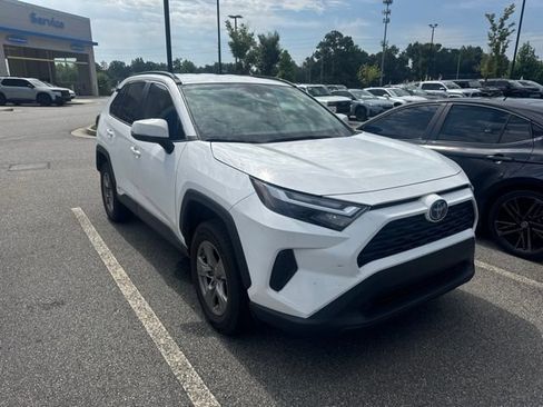 Used 2024 Toyota RAV4 LE AWD/4WD image 3