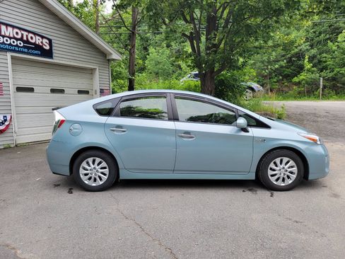 Used 2012 Toyota Prius Prime Plug-In Hybrid FWD image 4