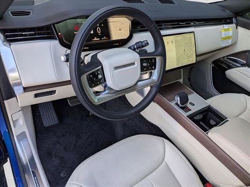 New 2026 Land Rover Range Rover Long Wheelbase SE image 3