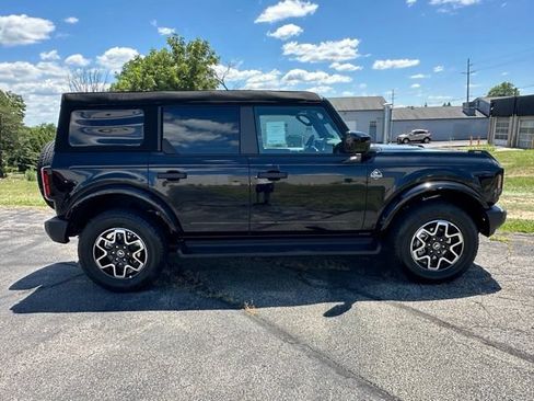 New 2026 Ford Bronco Outer Banks AWD/4WD image 4