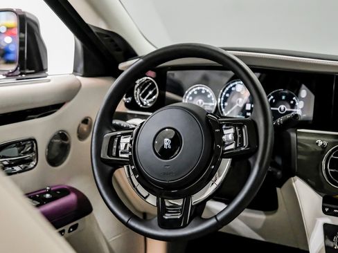 Used 2024 Rolls-Royce Ghost image 12