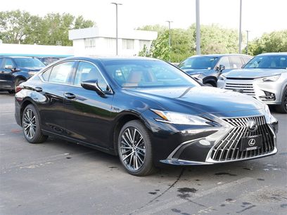 New 2025 Lexus ES 350 w/ Premium Package
