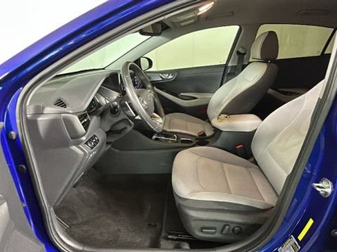 Used 2022 Hyundai Ioniq SEL FWD image 11