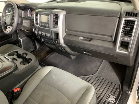 Used 2022 RAM 1500 Classic SLT w/ Protection Group AWD/4WD image 6