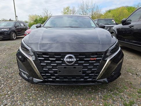Used 2025 Nissan Altima 2.5 SR image 2