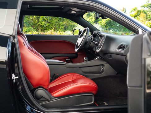 Used 2019 Dodge Challenger SRT Hellcat Redeye image 7