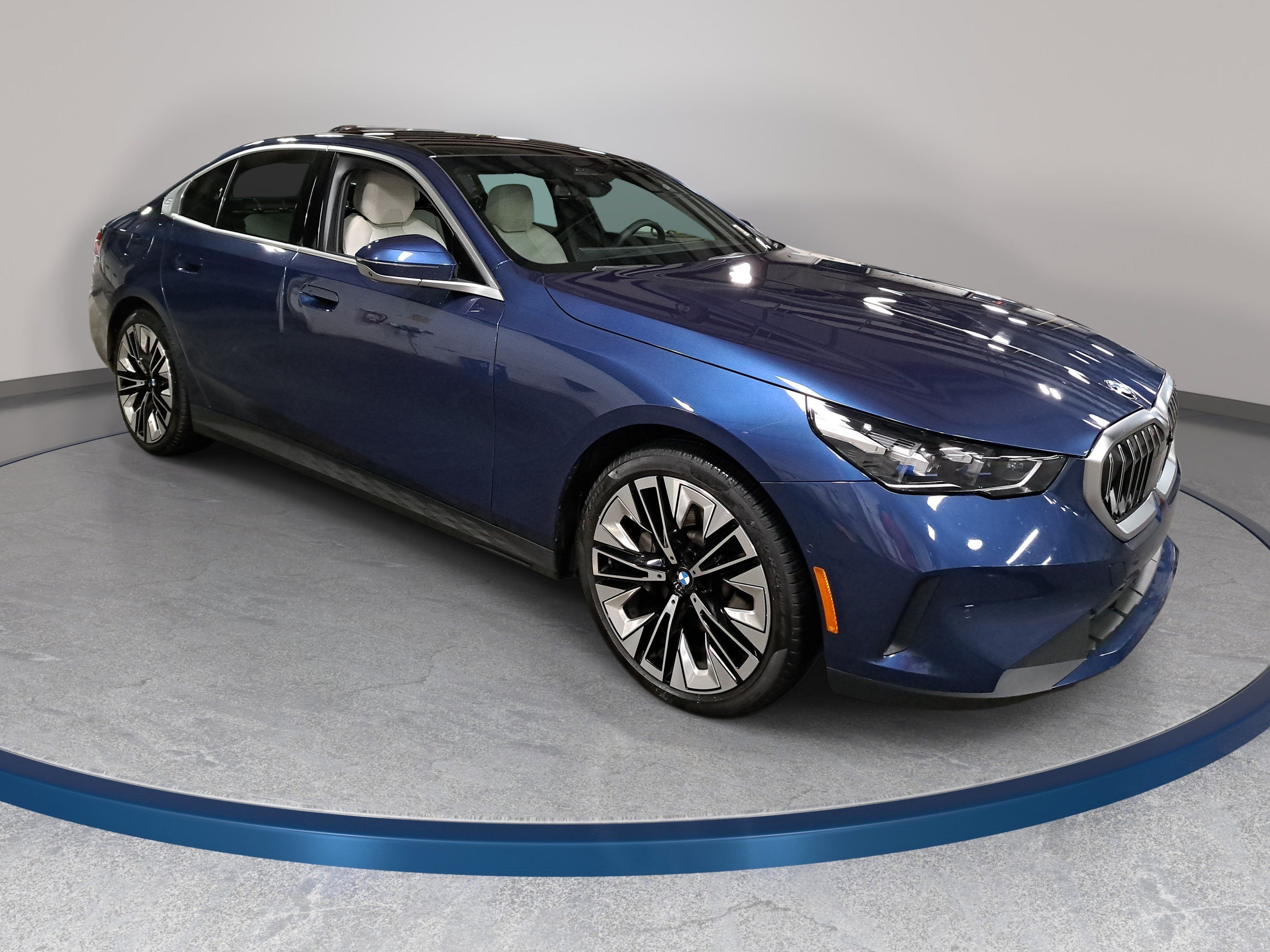 Certified 2026 BMW 530i w/ Premium Package RWD image 4