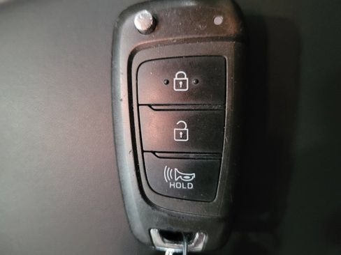 Used 2023 Hyundai Venue SEL FWD image 32