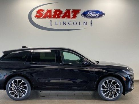 New 2025 Lincoln Nautilus Black Label image 1