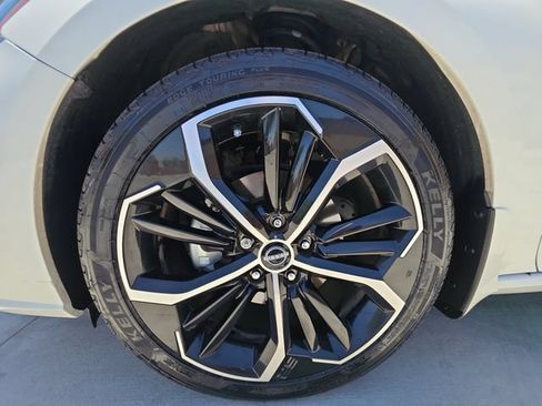 Used 2023 Nissan Altima 2.5 SR w/ SR Premium Package FWD image 32