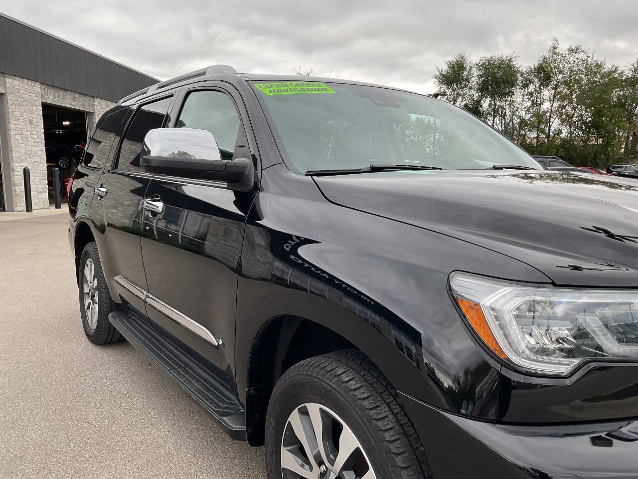 Used 2018 Toyota Sequoia Limited w/ Safety & Convenience Package AWD/4WD image 11