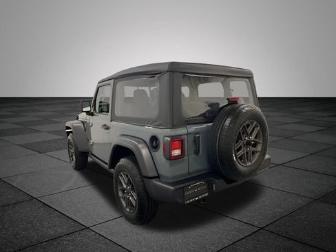 Used 2025 Jeep Wrangler Sport AWD/4WD image 4
