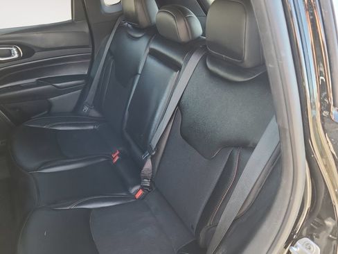 Used 2025 Jeep Compass Trailhawk AWD/4WD image 13