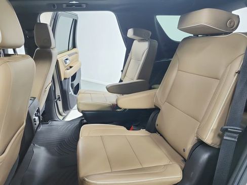 Used 2021 Chevrolet Tahoe Premier w/ Premium Package AWD/4WD image 40