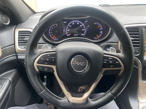 Used 2017 Jeep Grand Cherokee Limited image 10