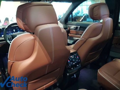 Used 2027 Cadillac Vistiq Platinum AWD/4WD image 10