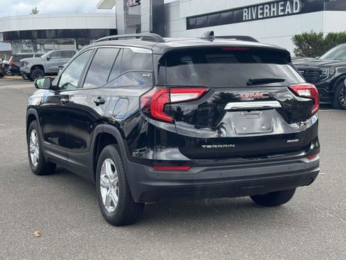 Used 2023 GMC Terrain SLE w/ Driver Convenience Package image 4