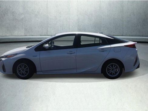 Used 2022 Toyota Prius Prime LE FWD image 13