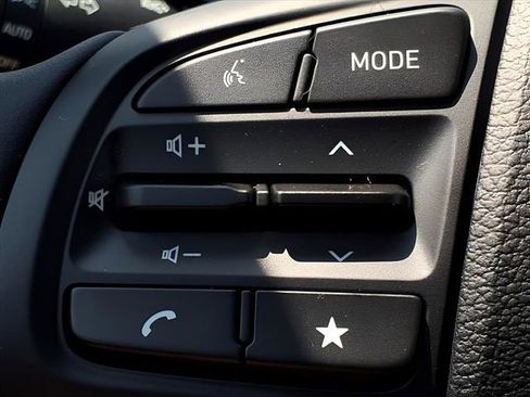 New 2025 Hyundai Venue SEL image 24