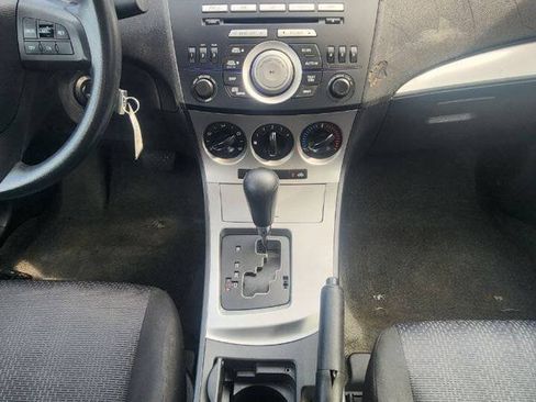 Used 2010 MAZDA MAZDA3 i Touring FWD image 13