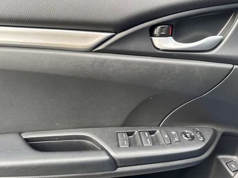 Used 2019 Honda Civic Sport image 11