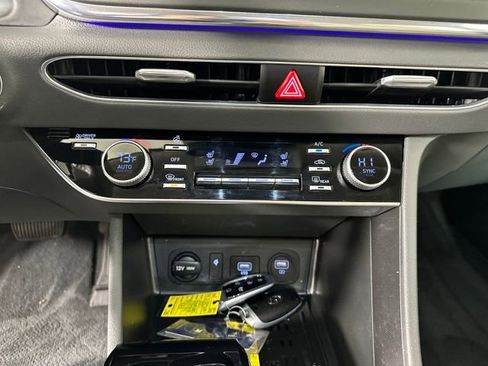Used 2021 Hyundai Sonata Limited image 22