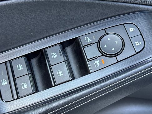 Certified 2023 Nissan Rogue SV image 12