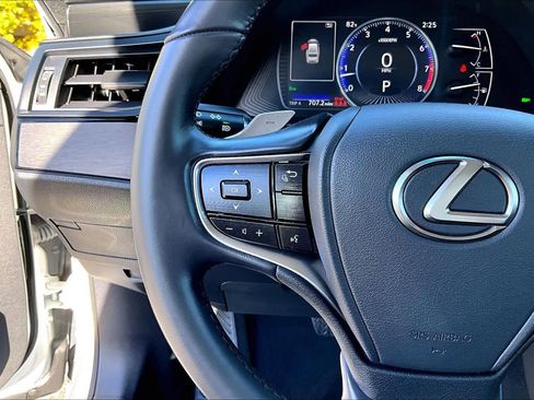 Used 2025 Lexus ES 350 image 22