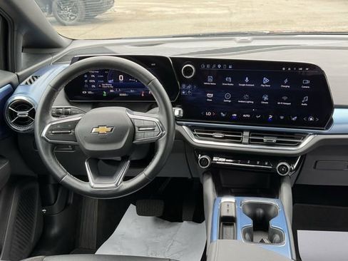 Used 2025 Chevrolet Equinox EV LT w/ Convenience Package FWD image 19