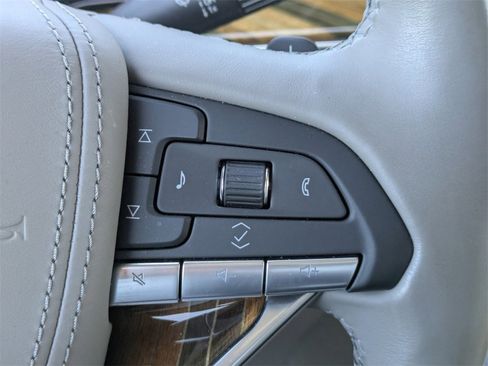 Used 2022 Cadillac Escalade ESV Sport Platinum image 29