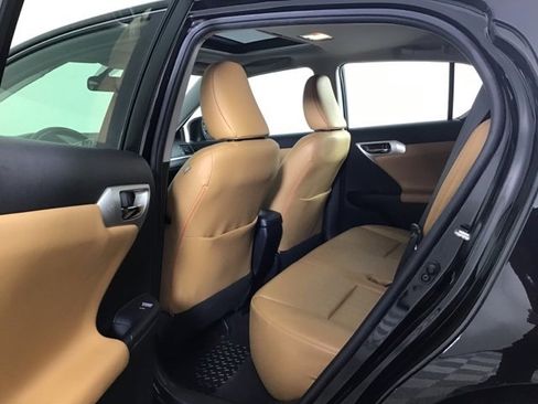 Used 2012 Lexus CT 200h image 18