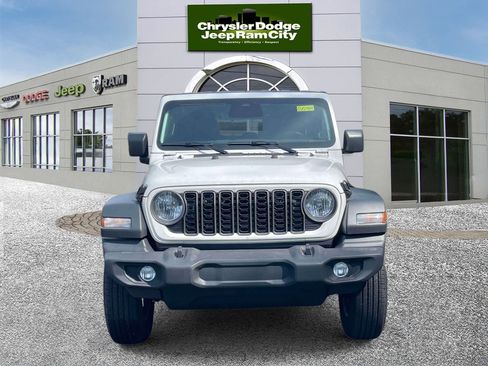 Used 2026 Jeep Wrangler Sport S AWD/4WD image 2