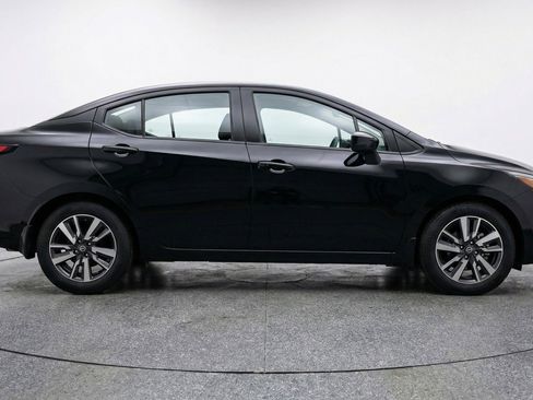 Used 2025 Nissan Versa SV FWD image 11