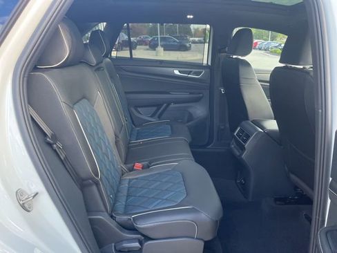 New 2026 Volkswagen Atlas Cross Sport SEL Premium R-Line image 31