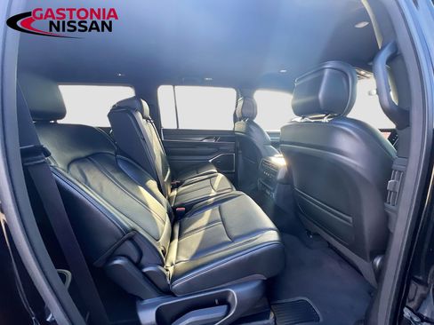 Used 2024 Jeep Wagoneer L Series II w/ Flexible Seating Group image 38