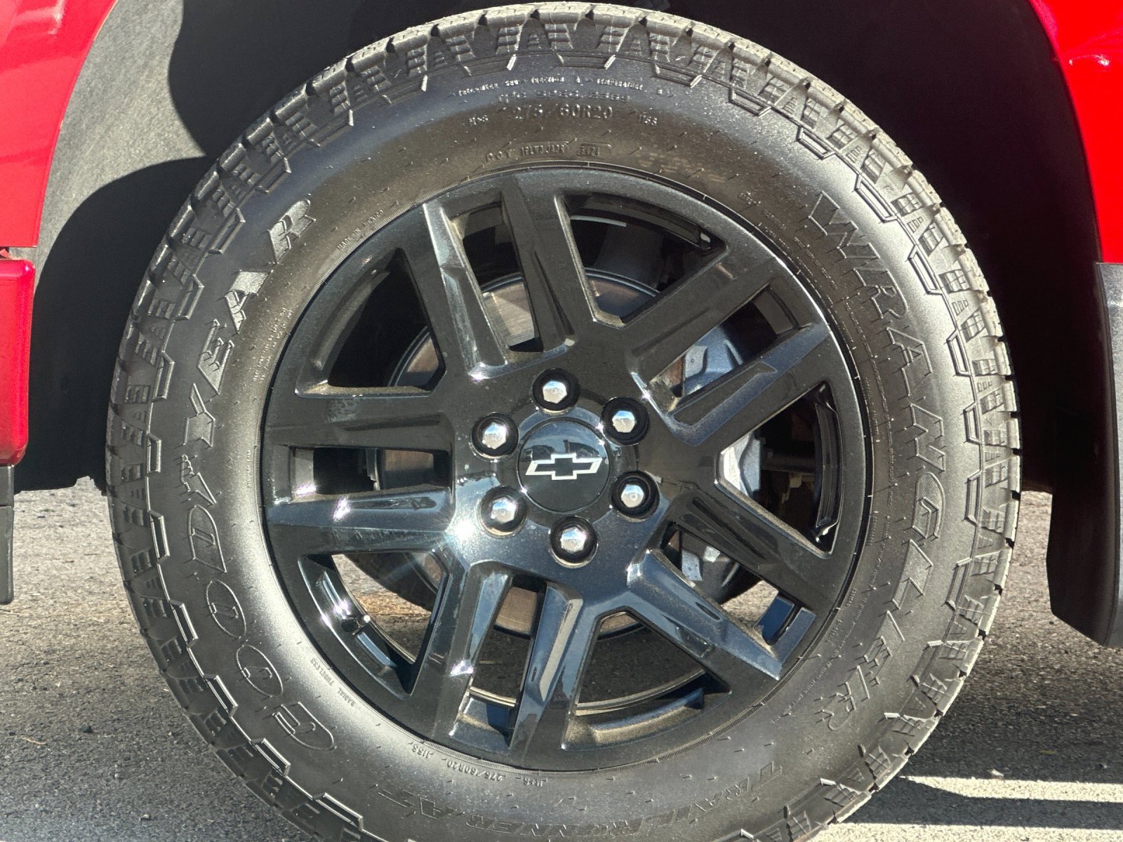 Used 2025 Chevrolet Silverado 1500 RST AWD/4WD image 31