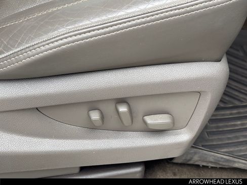 Used 2017 GMC Yukon Denali image 13