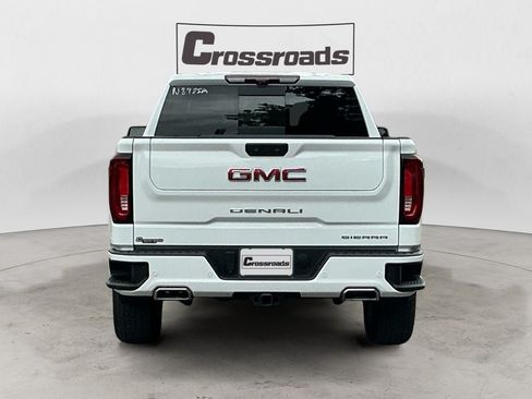 Used 2024 GMC Sierra 1500 Denali w/ Technology Package AWD/4WD image 4
