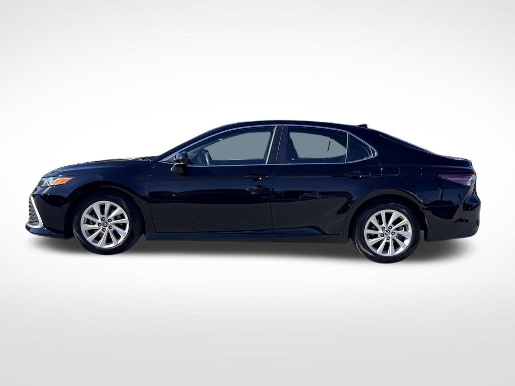 Used 2021 Toyota Camry LE FWD image 3