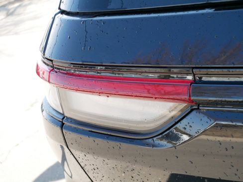 Used 2023 Jeep Grand Cherokee Limited w/ Black Appearance Package image 17