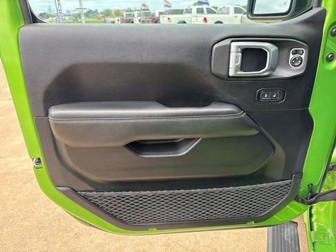 Certified 2019 Jeep Wrangler Unlimited Sahara AWD/4WD image 6
