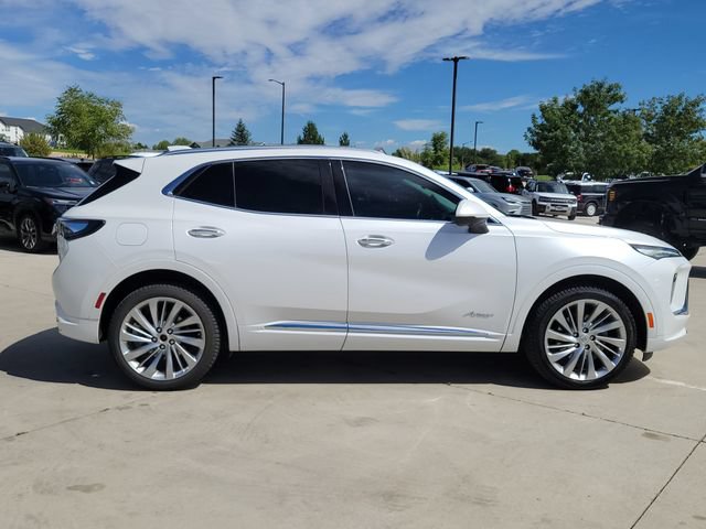 Used 2025 Buick Envision Avenir AWD/4WD image 2