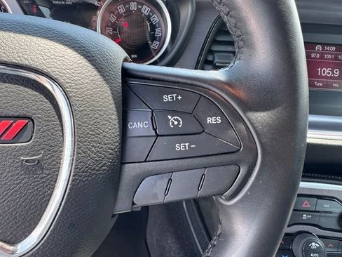 Used 2016 Dodge Challenger SXT RWD image 23