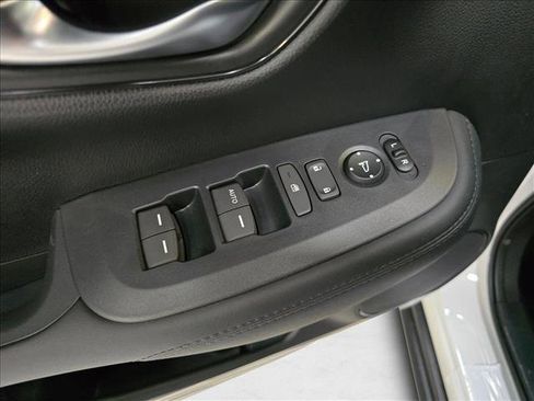 New 2027 Honda HR-V LX image 16