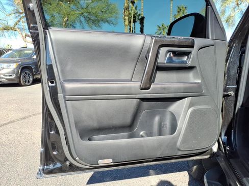 Used 2024 Toyota 4Runner TRD Off-Road Premium image 18