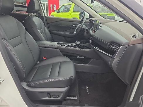 Certified 2023 Nissan Rogue SL w/ SL Premium Package image 27