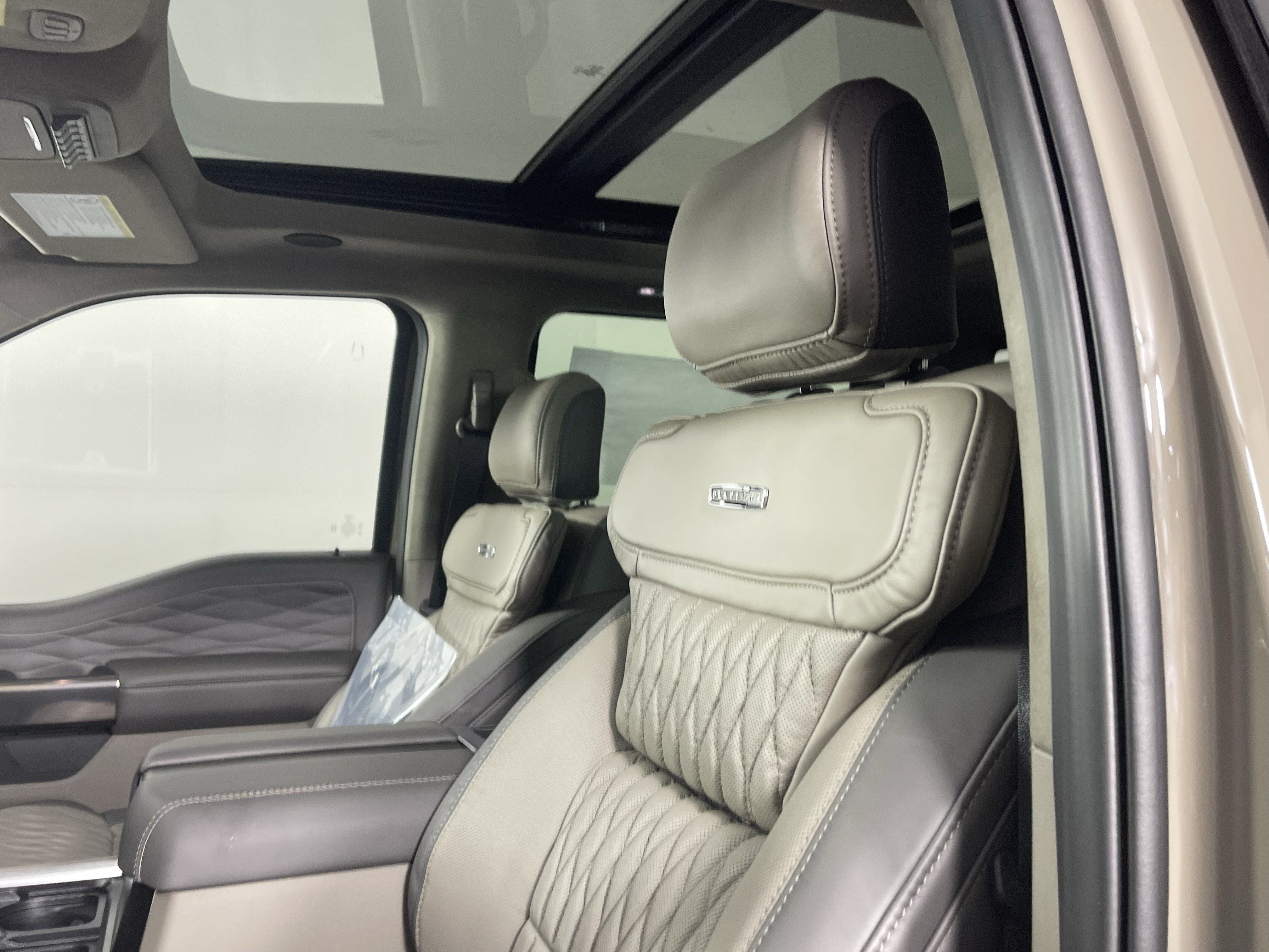New 2026 Ford F450 Platinum w/ Platinum Plus Package AWD/4WD image 18
